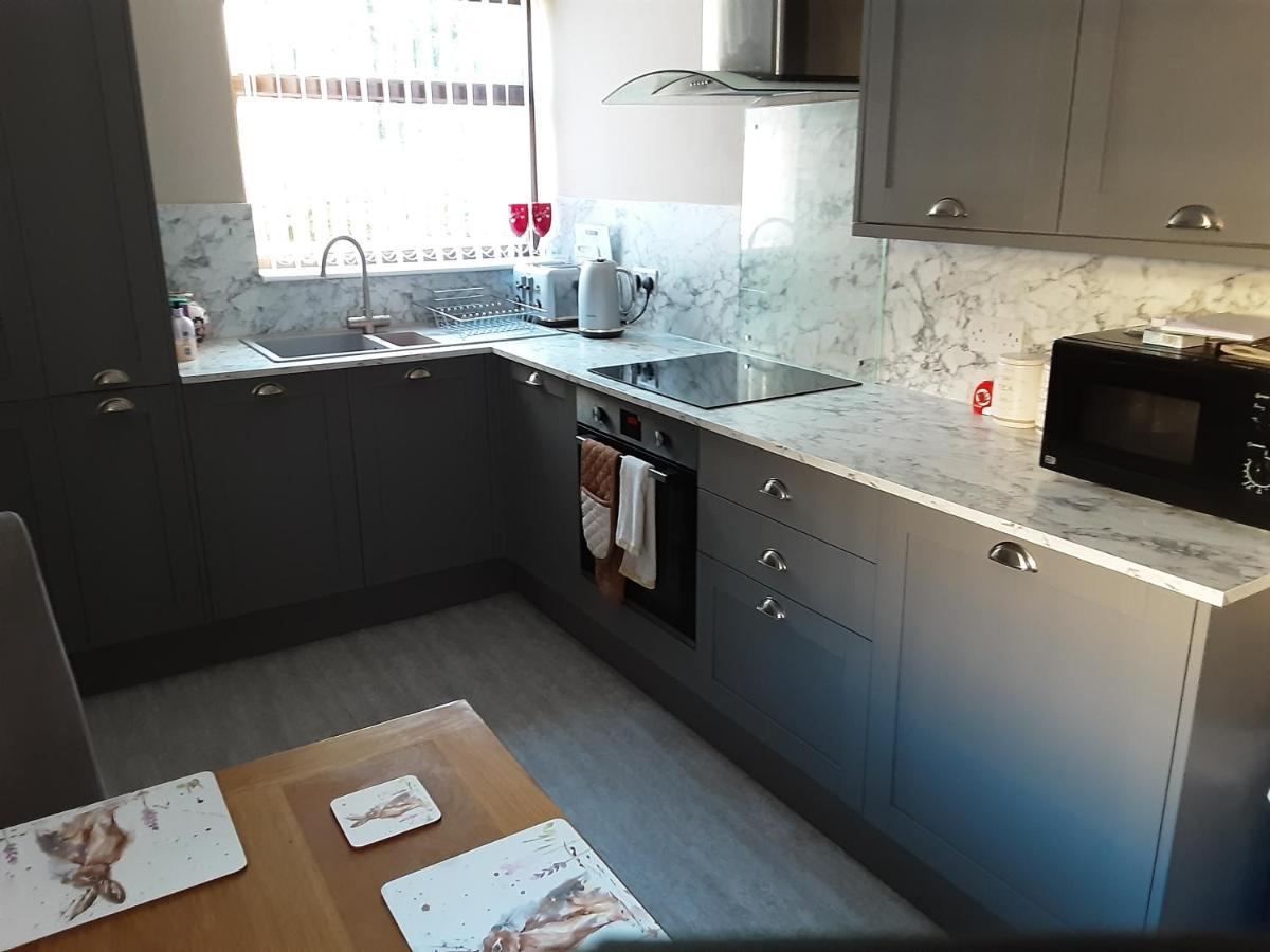 3-Bed Bungalow Near Conwy Valley Close To Castle Colwyn Bay Bagian luar foto